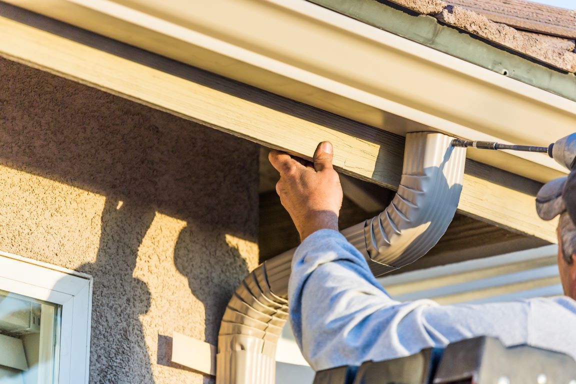 What to Expect During a Professional Gutter Installation